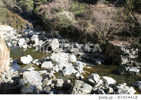 大阪高槻摂津峡の初春の風景 大阪高槻摂津峡の初春の風景 87454418
