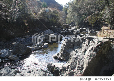 大阪高槻摂津峡の初春の風景 大阪高槻摂津峡の初春の風景 87454454