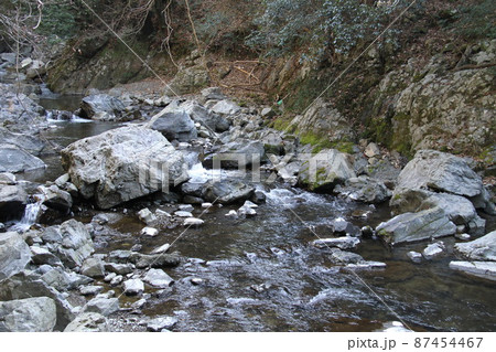 大阪高槻摂津峡の初春の風景 大阪高槻摂津峡の初春の風景 87454467