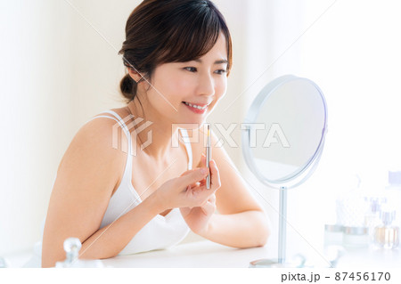 女性 ビューティー 美容 メイク スキンケア 女性 ビューティー 美容 メイク スキンケア 87456170