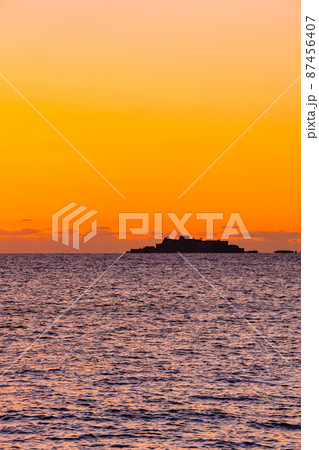 軍艦島を望む夕景 軍艦島を望む夕景 87456407