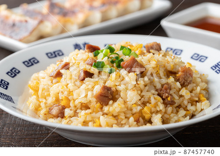 パラ、ふわ、しっとりのチャーハンと餃子のセット パラ、ふわ、しっとりのチャーハンと餃子のセット 87457740