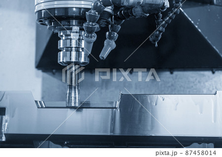 The CNC milling machine rough cutting the injection mold parts by indexable endmill tools. The CNC milling machine rough cutting the injection mold parts by indexable endmill tools. 87458014