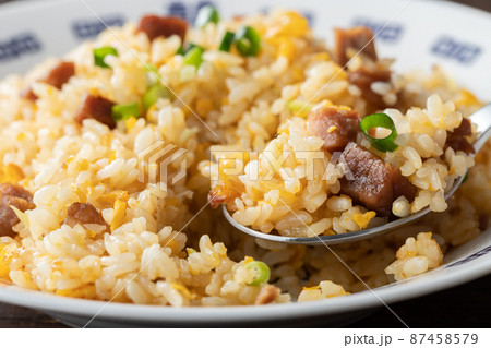 パラ、ふわ、しっとりの美味しいチャーハン パラ、ふわ、しっとりの美味しいチャーハン 87458579