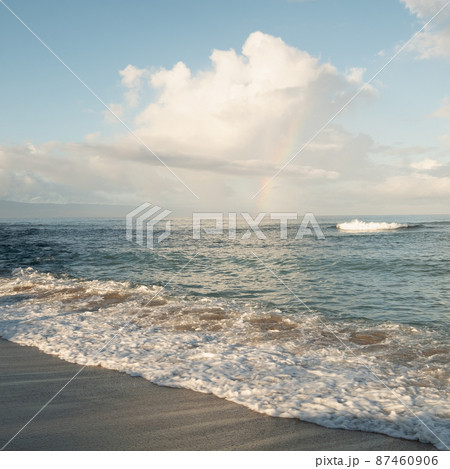 United States, Hawaii, West Maui, Rainbow at Lahaina Beach United States, Hawaii, West Maui, Rainbow at Lahaina Beach 87460906