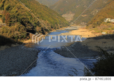 浅尾(あそお)沈下橋　【高知県越知町鎌井田地区】 87461800