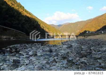 浅尾(あそお)沈下橋　【高知県越知町鎌井田地区】 87461815