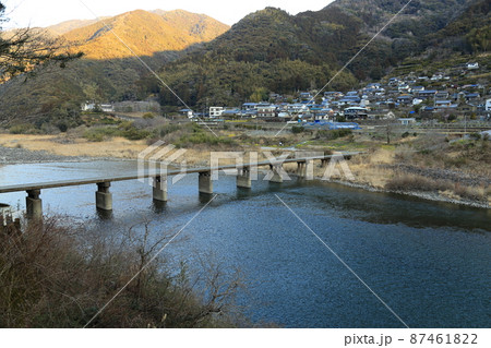 浅尾(あそお)沈下橋　【高知県越知町鎌井田地区】 87461822