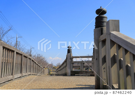 新川にかかる宝橋（たからはし）　東京都江戸川区　 87462240