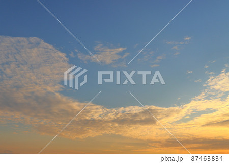 夕焼け空　青空　雲 87463834