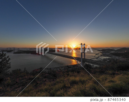鷲羽山展望台からの瀬戸大橋の夕景 鷲羽山展望台からの瀬戸大橋の夕景 87465340