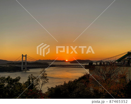 鷲羽山展望台からの瀬戸大橋の夕景 87465352