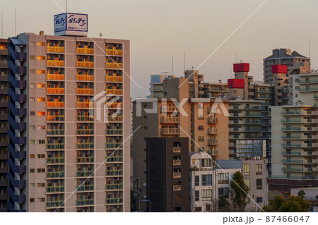 大阪市西区堀江・新町方面の夕景　都市風景　2022年3月 87466047
