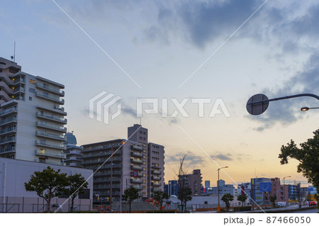 大阪西区 玉造橋交差点付近から見える大阪都市風景 夕景 大阪西区 玉造橋交差点付近から見える大阪都市風景 夕景 87466050