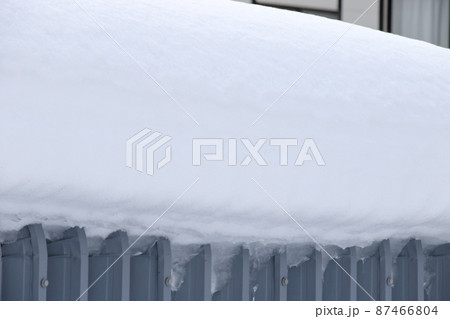 車庫, カーポート, 雪, 積雪, 冬, 北海道, 雪景色, ガレージ, 屋外, 屋根, 豪雪 87466804