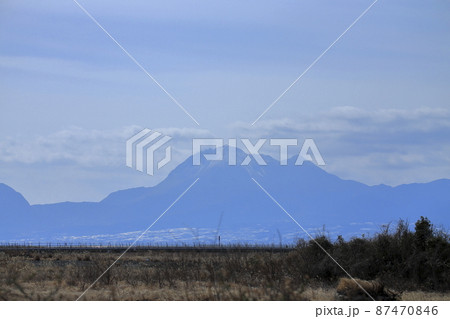 大牟田市　三池港から見た雲仙、 87470846