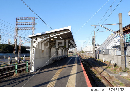 鶴見線扇町駅の構内 87471524