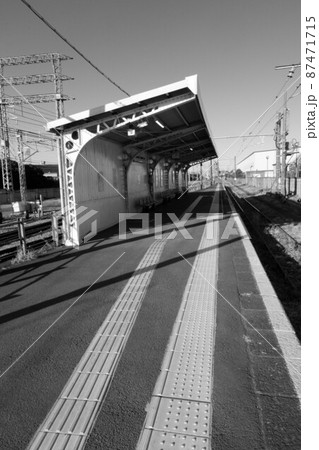 鶴見線扇町駅のホーム 87471715