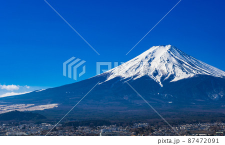 富士山　冬景　富士吉田から眺望 87472091