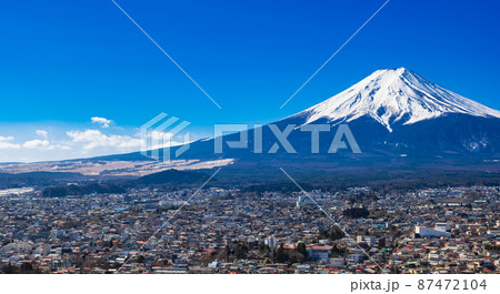 富士山 冬景 富士吉田から眺望 富士山 冬景 富士吉田から眺望 87472104
