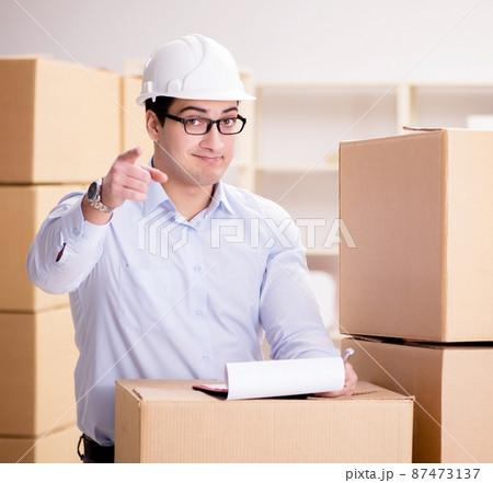 Man working in box delivery relocation service 87473137