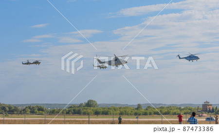 ロシア軍ヘリコプターの編隊飛行 ロシア軍ヘリコプターの編隊飛行 87473386