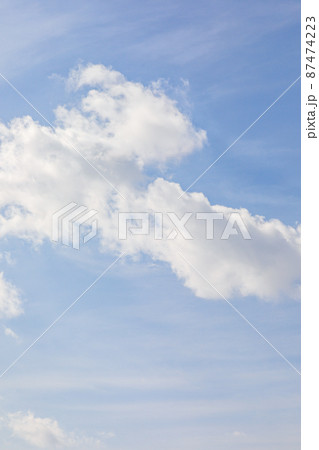 【北海道美瑛町】冬の青空と積雲 87474223