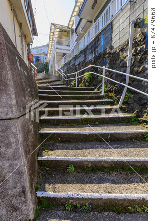 <長崎県> 坂の町長崎市街地の路地 <長崎県> 坂の町長崎市街地の路地 87479668