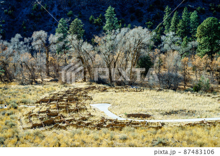 Tyuonyi Pueblo 87483106