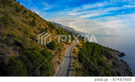 The mountains at the west coast of Italy - beautiful landscape from above 87487600
