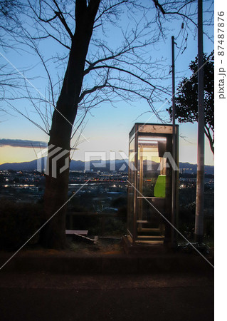 夕暮れの景色の良い公衆電話 夕暮れの景色の良い公衆電話 87487876