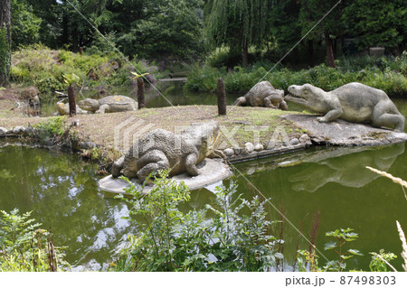 Cristal Palace, Dinosaurs Park, London, United Kingdom. 87498303