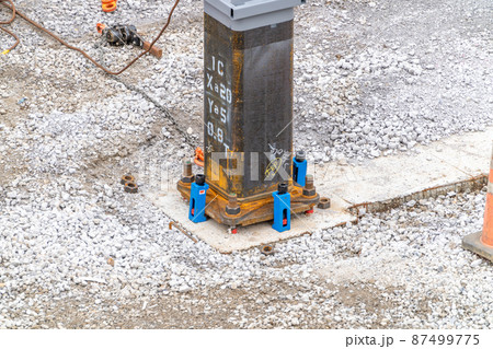 建設現場　鉄骨工事　柱脚　歪み直し　鉄骨柱建て方用レベル調整治具　工事現場 87499775