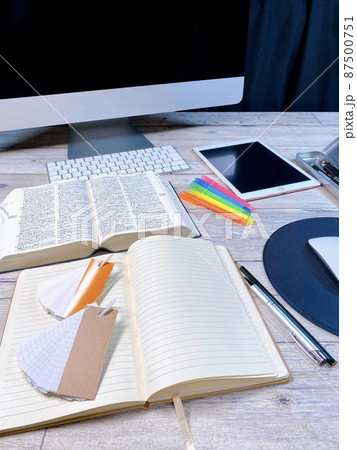 試験勉強 教育イメージ 受験勉強 縦位置 試験勉強 教育イメージ 受験勉強 縦位置 87500751