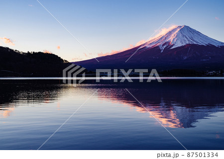 日本の風景「逆さ富士山」 87501334
