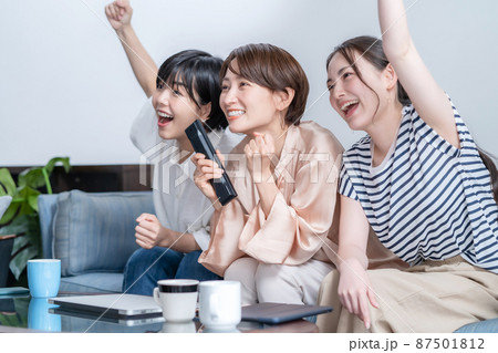 テレビ 観戦 ライブ 女性 テレビ 観戦 ライブ 女性 87501812