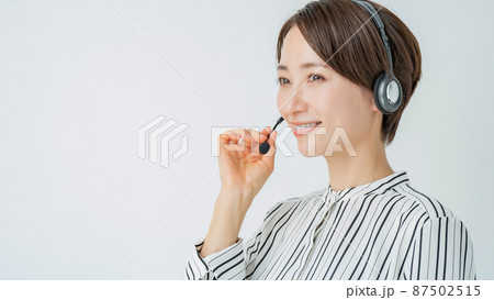 オペレーター　ヘッドセット　ビジネス　女性 87502515