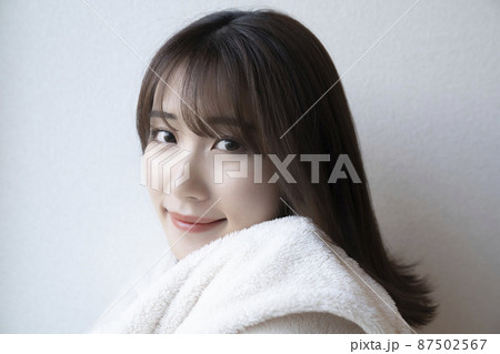 毛布と女性のポートレート 毛布と女性のポートレート 87502567