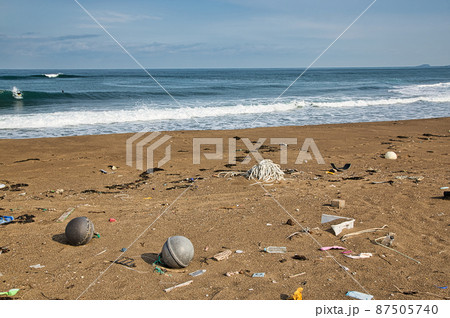 海洋汚染（鷹巣海水浴場） 87505740