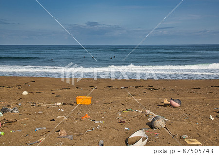 海洋汚染(鷹巣海水浴場) 海洋汚染(鷹巣海水浴場) 87505743