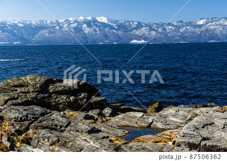 【新潟県】佐渡両津湾を航行するときわ丸 【新潟県】佐渡両津湾を航行するときわ丸 87506362