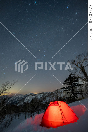 雪山登山 星空 テント 雪山登山 星空 テント 87508578
