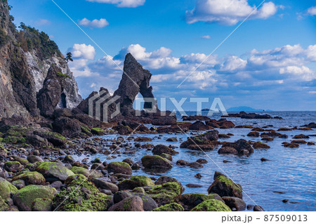 （静岡県）南伊豆　逢ヶ浜（おうのはま）の奇岩・エビ穴 87509013