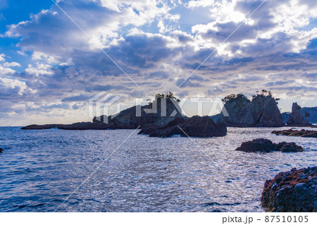 (静岡県)南伊豆 逢ヶ浜(おうのはま)の姑岩・雀岩 (静岡県)南伊豆 逢ヶ浜(おうのはま)の姑岩・雀岩 87510105