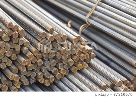 Reinforcing bars with a periodic profile in the packs are stored in the metal products warehouse 87510670