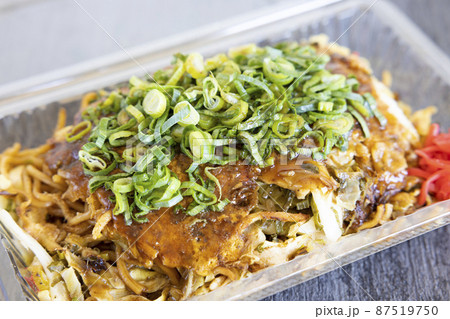 美味しい焼そば入りお好み焼き 美味しい焼そば入りお好み焼き 87519750