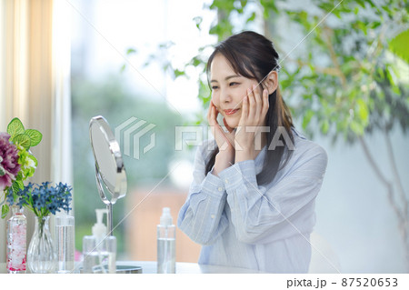 若い女性　ビューティー 87520653