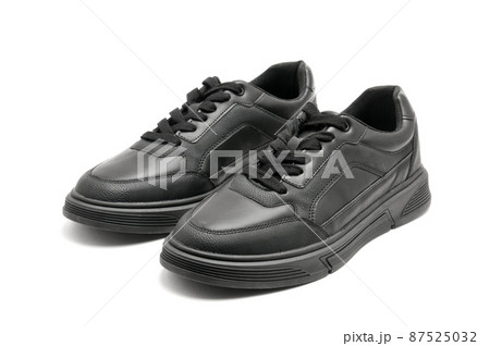 Leather autumn men's shoes on a white background Leather autumn men's shoes on a white background 87525032