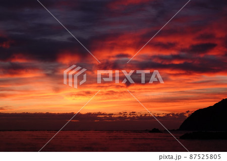 夜明け前の久礼湾 夜明け前の久礼湾 87525805