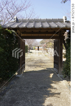 春の晴れた日の宮崎兄弟の生家 春の晴れた日の宮崎兄弟の生家 87527150
